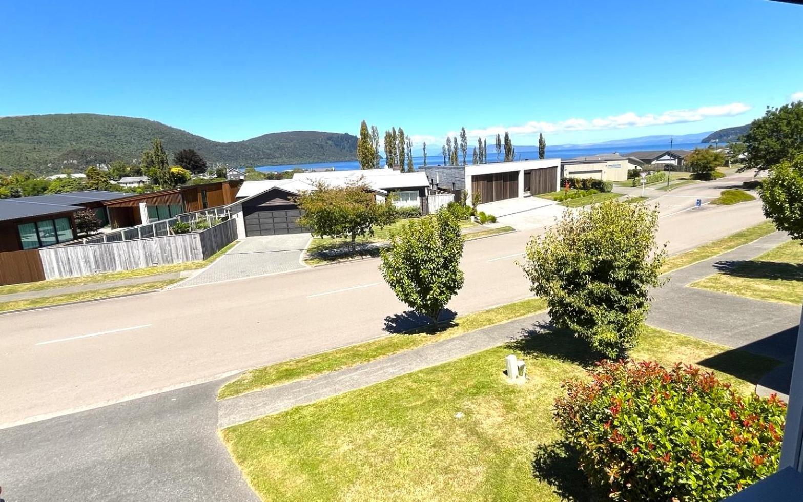 Large And Luxurious At The Lake Kinloch Exterior photo