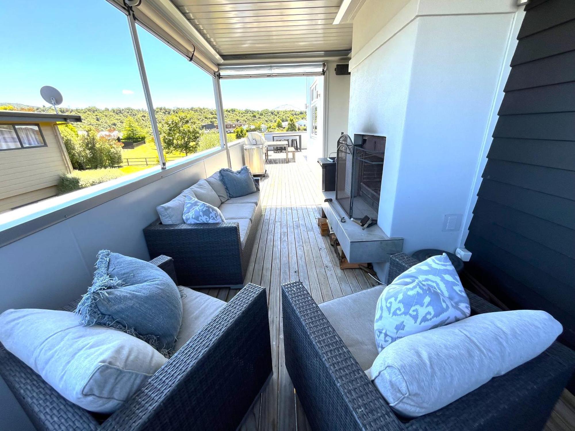 Large And Luxurious At The Lake Kinloch Exterior photo